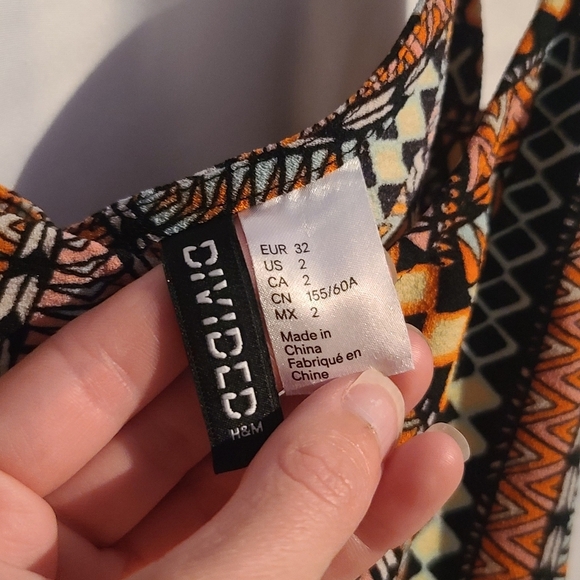 H&M Divided Romper -  Size 2 - Picture 4 of 7